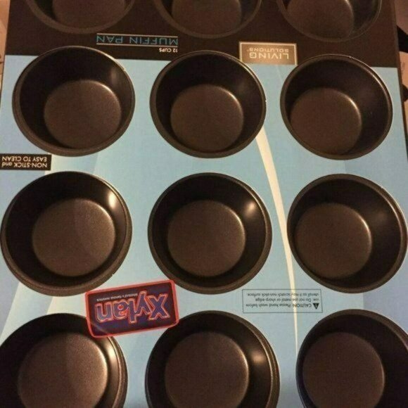 Xylan Muffin Pan 12 cup Non-Stick Easy Clean Heavy Living Solutions Gift - Picture 1 of 2